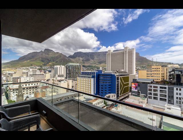 0.5 BEDROOM APARTMENT FOR SALE IN CAPE TOWN CITY CENTRE